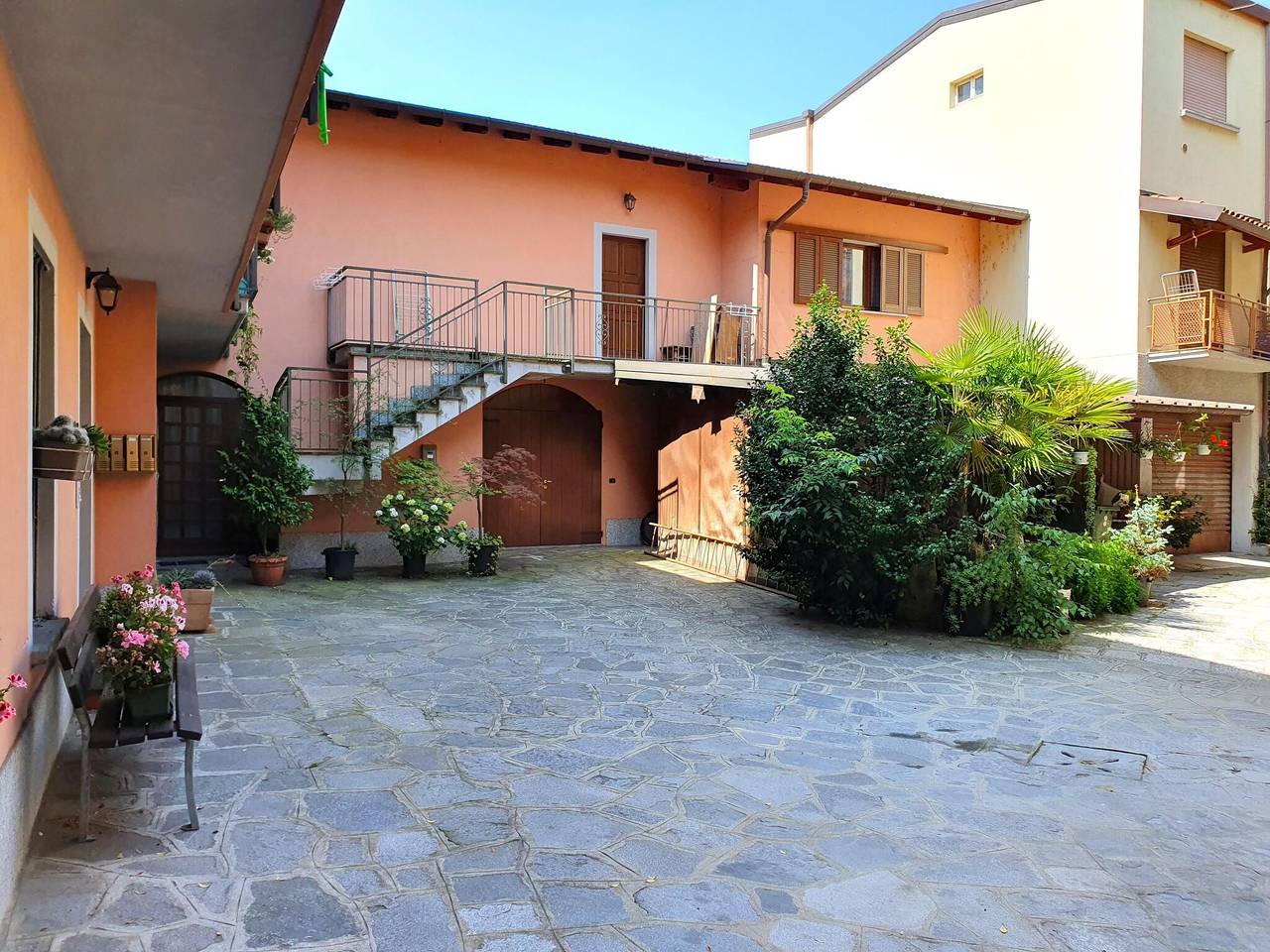 Entire apartment, Apartment in Luino near Lake Maggiore in Luino, Comune di Luino