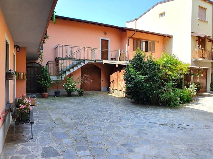 Ferienwohnung für 4 Personen, mit Balkon und Terrasse in Luino