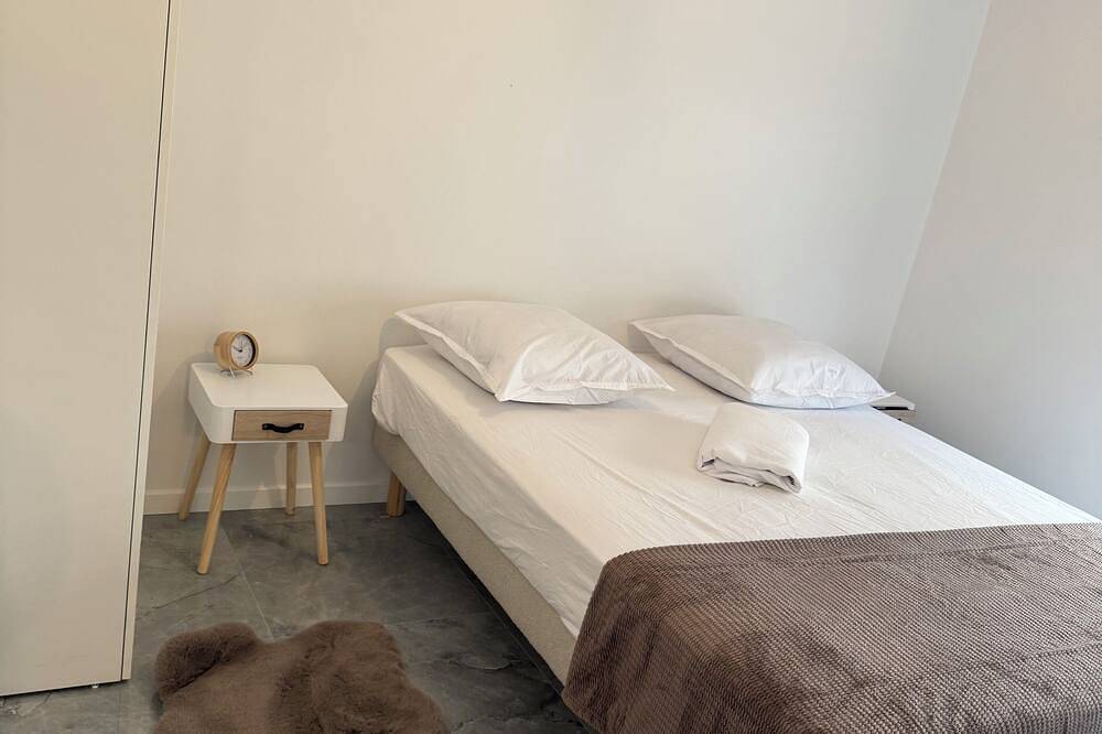 Soothing house with Ac for a relaxing getaway in Colombes, Hauts-de-Seine