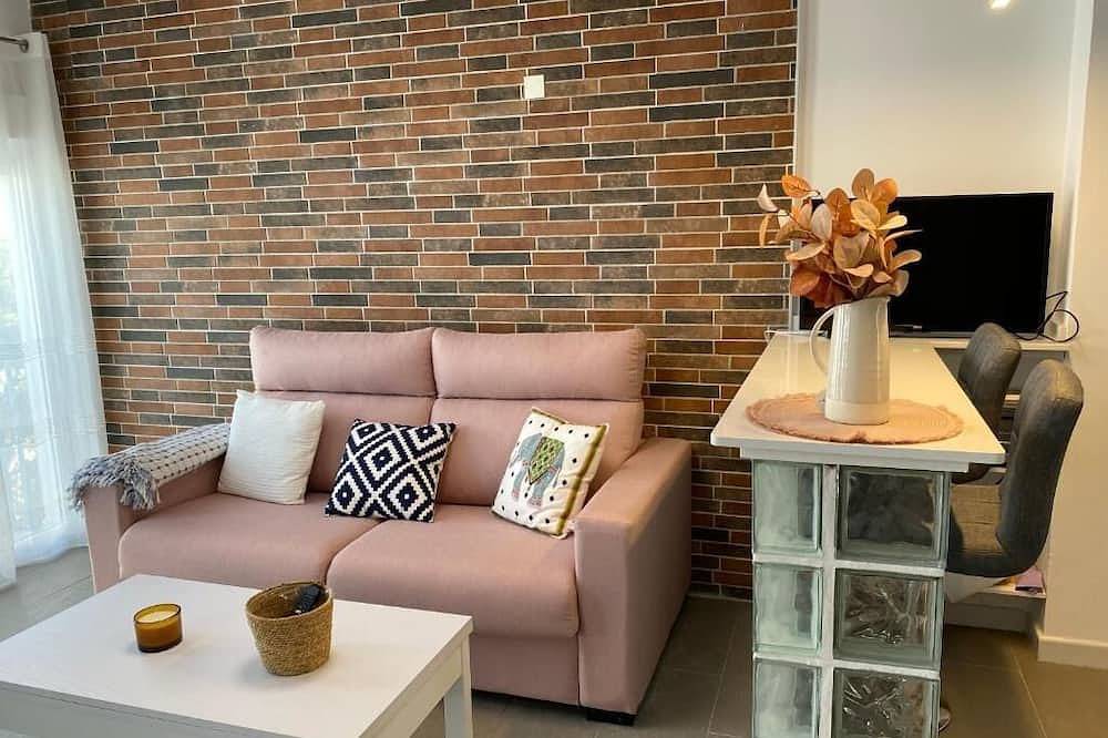 Entire apartment, Apto. Buganvillas Ideal for couples in Playas de Vera, Vera
