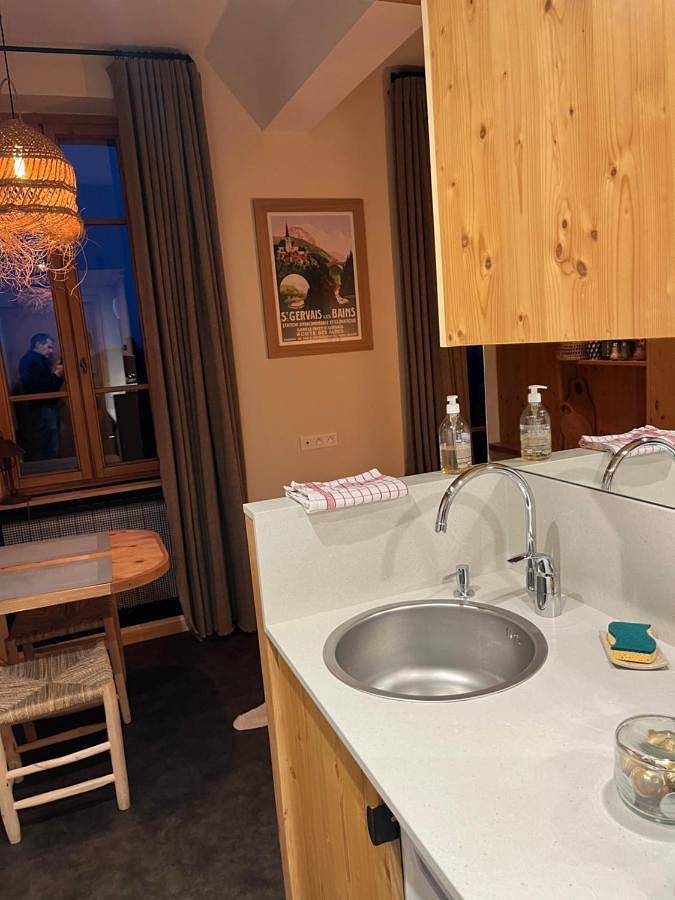 Appartement entier, Apartment with Balcony in Saint-Gervais-les-Bains, Pays du Mont-Blanc