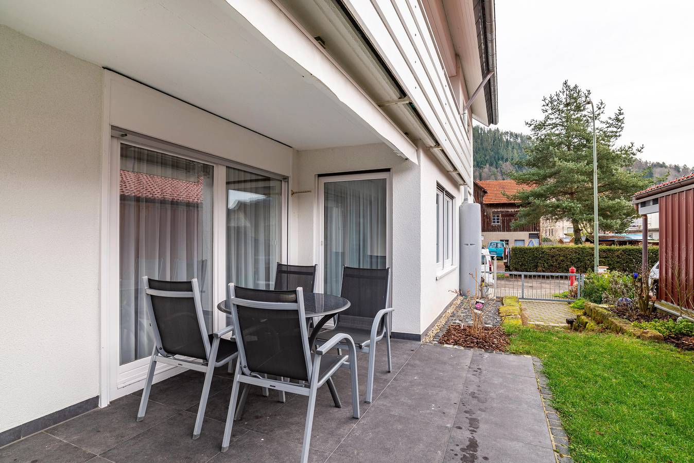 Ganze Wohnung, Ferienwohnung "Enzufer 2" mit Gemeinschaftsterrassen, privatem Garten und Wlan in Calmbach, Bad Wildbad