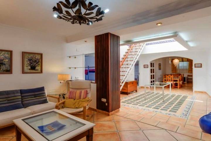 Apartamento para 15 personas, con Balcón además de Terraza y Vistas en Alcalá de los Gazules