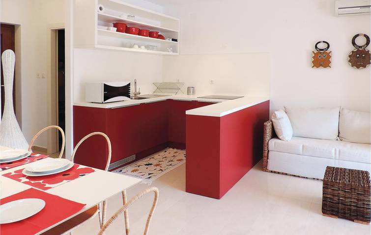 Apartamento vacacional entero, A solo 2 km de la playa: moderno apartamento con terraza y comodidades in Duga Luka, Costa Este de Istria