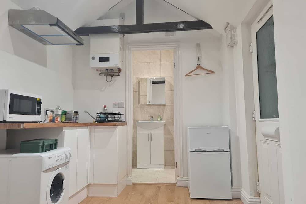 Ganze Wohnung, Cozy Detached Studio Retreat with Kitchen & Bath in Milton Keynes, Südostengland