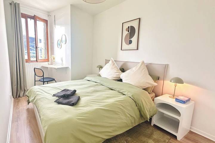 Appartement entier, Direct metro to central Paris 3-rooms apartment with Panoramic View–Free Park in Saint-Denis, Seine-Saint-Denis