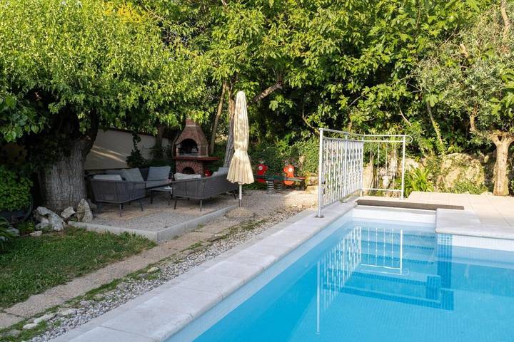 Ferienhaus für 9 Personen, mit Terrasse und Pool, mit Haustier