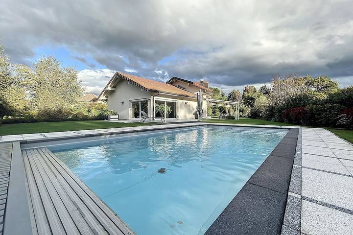 Holiday home for 13 people, with hot tub and sauna as well as garden, with pets - 1