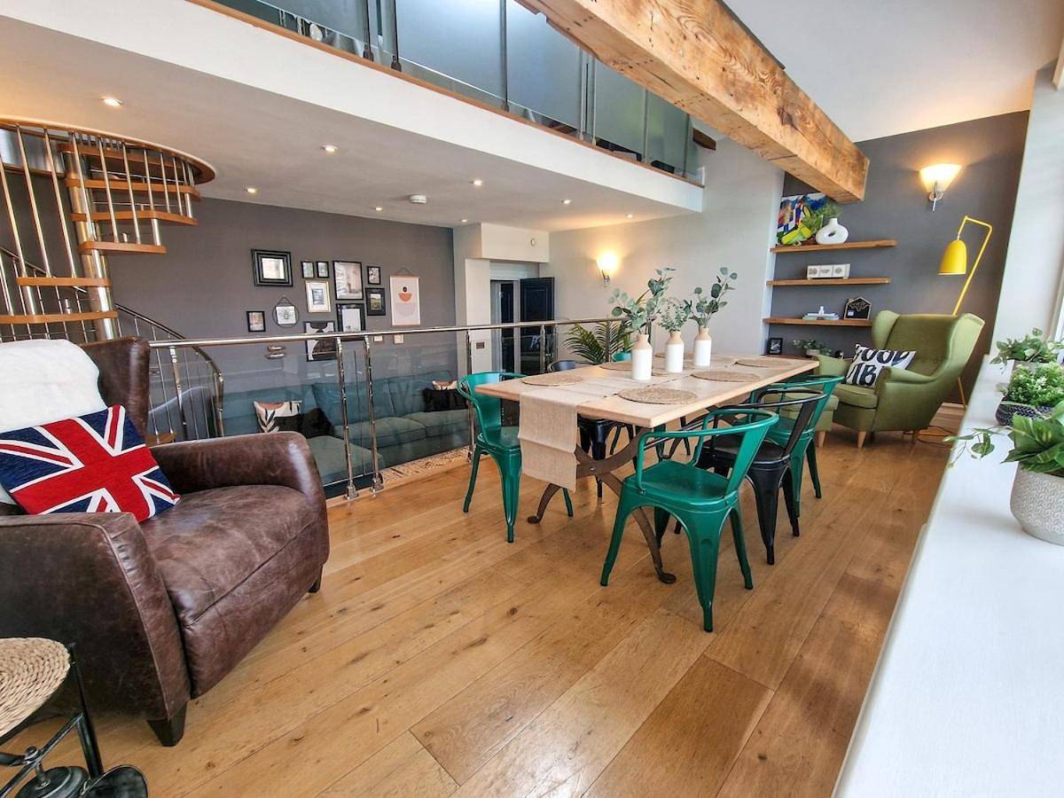 Three-Bedroom Apartment in Manchester, Greater Manchester