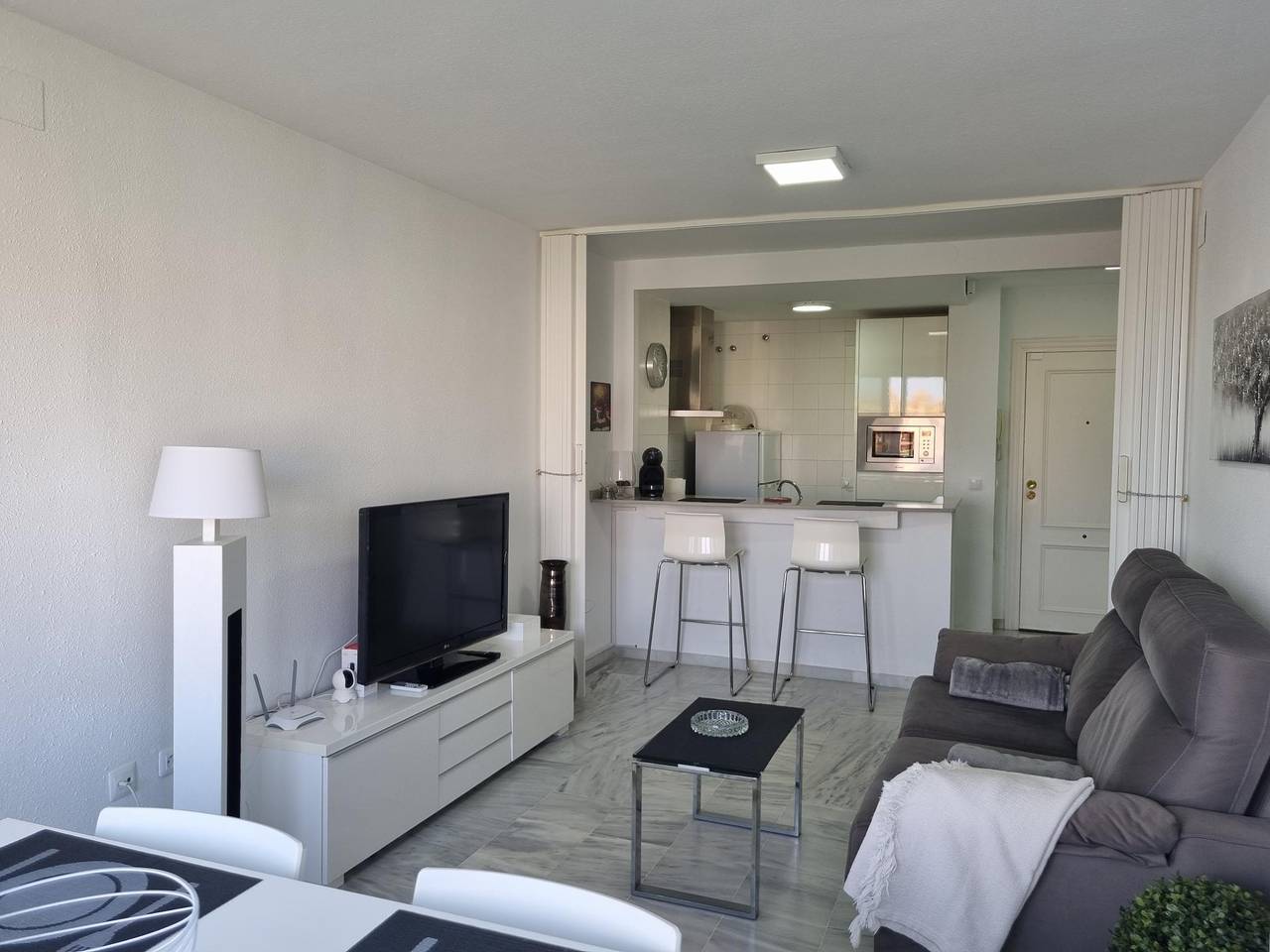 Ganze Ferienwohnung, Wohnung mit Meerblick, Schwimmbad und außergewöhnlichem Klima in Torrox Costa, Torrox