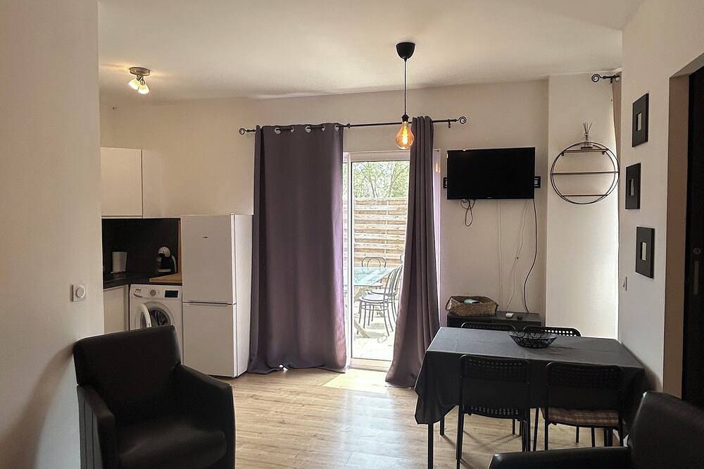 Ganze Wohnung, Charmantes Apartment nur wenige Schritte vom Pont du Gard entfernt in Sernhac, Nimes und Umgebung