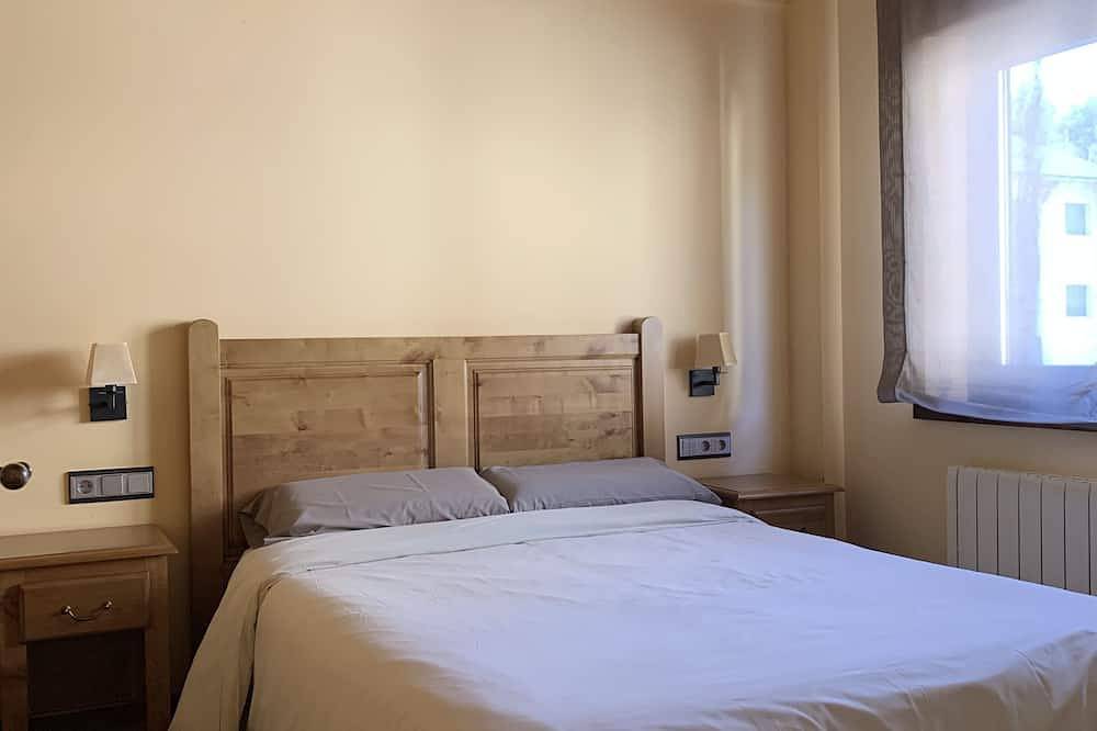 Entire apartment, 3 Bedroom Duplex Apartment in La Molina in La Molina, Alp