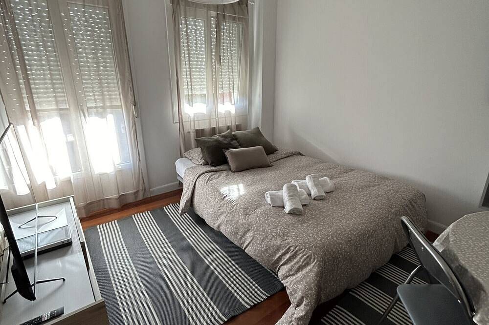 Entire apartment, C12A01 Coqueto apartamento con piscina y garaje in Suances, Cantabrian Coast
