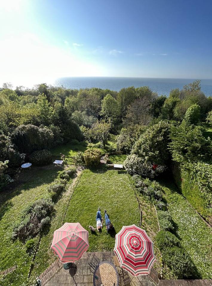 Gîte pour 10 personnes, avec balcon et jardin