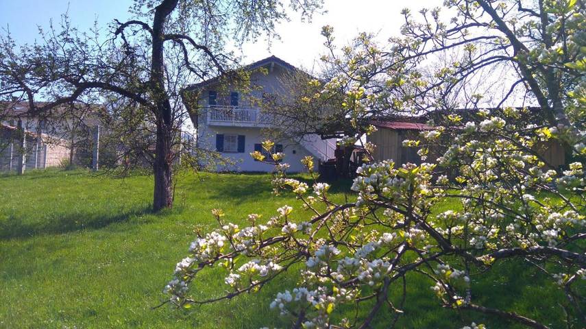 Ferienwohnung für 2 Personen, mit Balkon und Terrasse sowie Garten und Ausblick