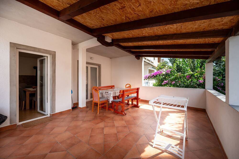 Ganze Wohnung, 3-Zimmer-Ferienwohnung mit Terrasse Palit, Rab in Palit, Rab
