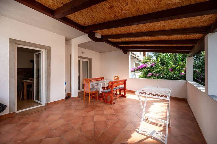 Ganze Wohnung, 3-Zimmer-Ferienwohnung mit Terrasse Palit, Rab in Palit, Rab