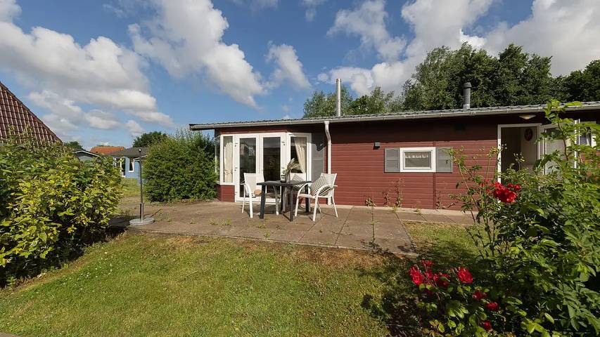 Bungalow für 4 Personen, mit Terrasse und Garten, mit Haustier