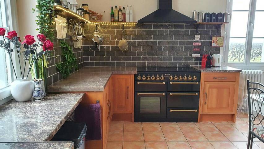 Location de vacances pour 15 personnes, avec piscine ainsi que terrasse et jardin à Épargnes - 3