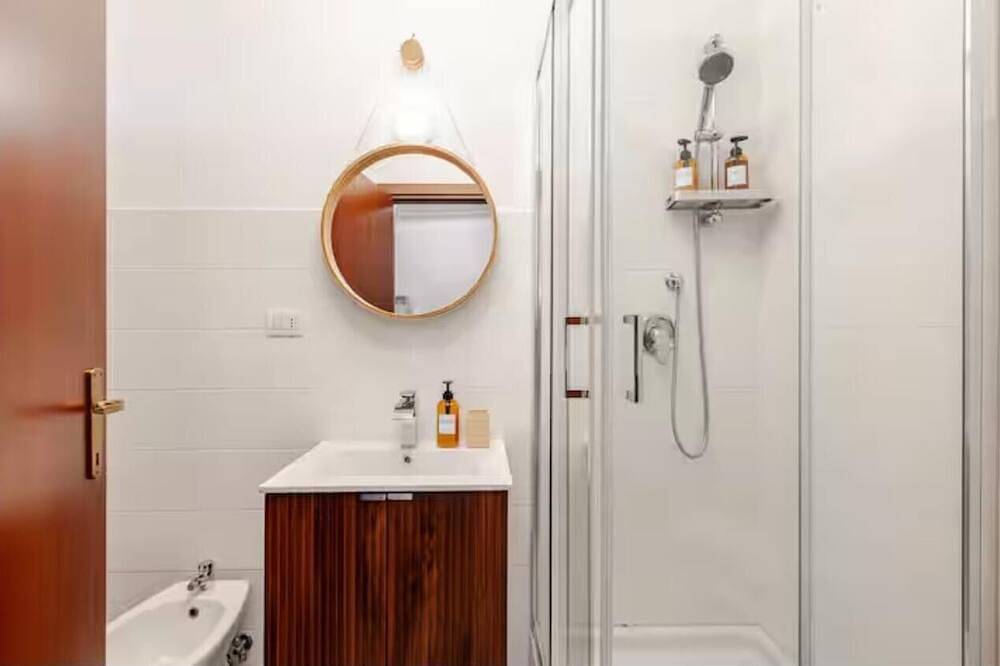 Cozy Apartment in Rome Infernetto, a few minutes from the sea and Eur. in Infernetto, Rome