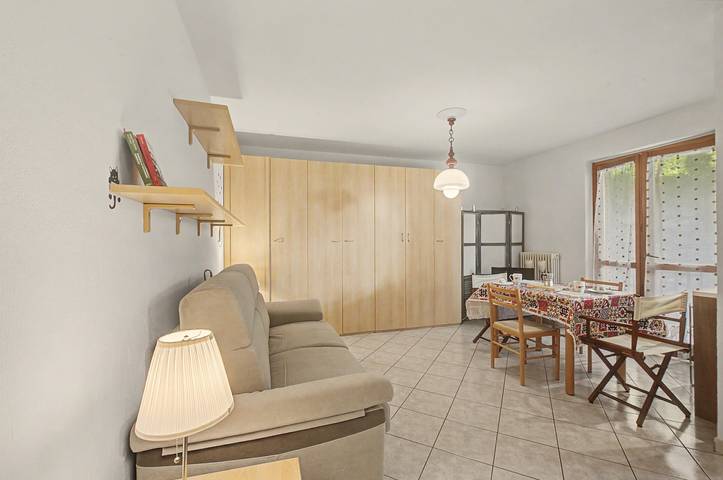 Entire apartment, Apartment 'Peak De Viou Aosta' with Balcony and Wi-Fi in Aosta, Wallisian Alps