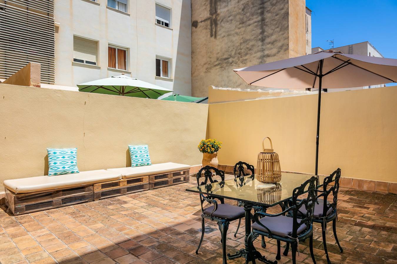 Appartamento intero, Appartamento Marbi sulla spiaggia con balcone, terrazza e Wifi; garage disponibile in Cala Millor, Son Servera