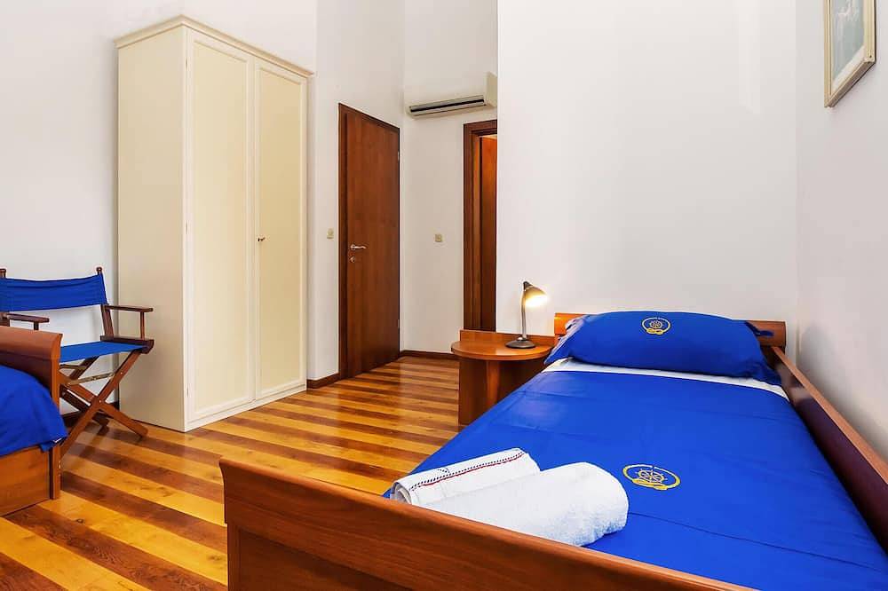 Beautiful home in Supetar in Supetar, Brac