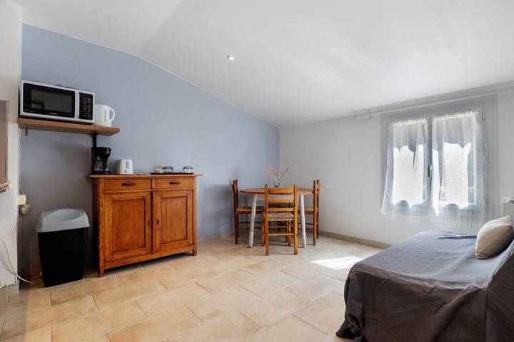 Apartment 'Bella Vista - La Belle Vie' with Mountain View, Shared Pool and Private Terrace in Dauphin, Parc naturel régional du Luberon