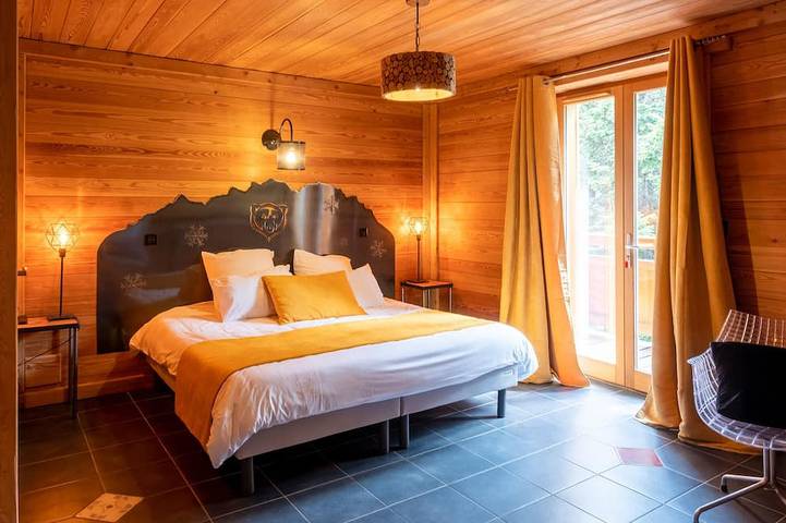 Mountain chalet with swimming pool and sauna - in the heart of the Hautes Alpes in La Salle-les-Alpes, Serre Chevalier