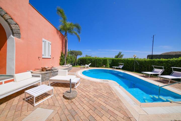 Maison d’hôte pour 13 personnes, avec piscine ainsi que vue et jardin dans Ischia - 2
