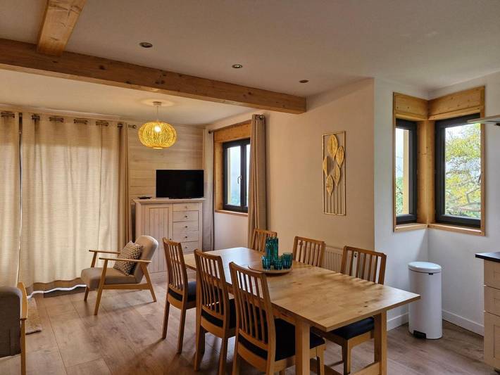 Chalet pour 8 personnes, avec vue ainsi que jardin et sauna, animaux acceptés à Vaujany - 4