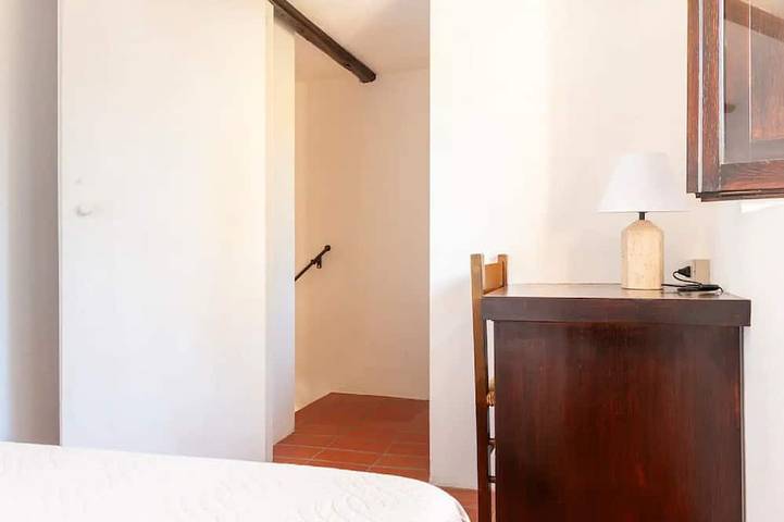 Ganze Wohnung, Garden Apartment with Sea view -- hilltop Medieval village, 10' from the Beach. in Castagneto Carducci, Etruskische Küste