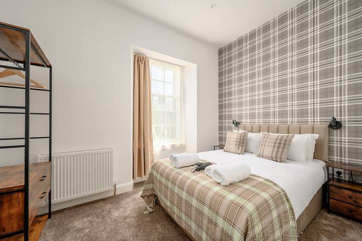 Bed and breakfast for 2 people in Edinburgh