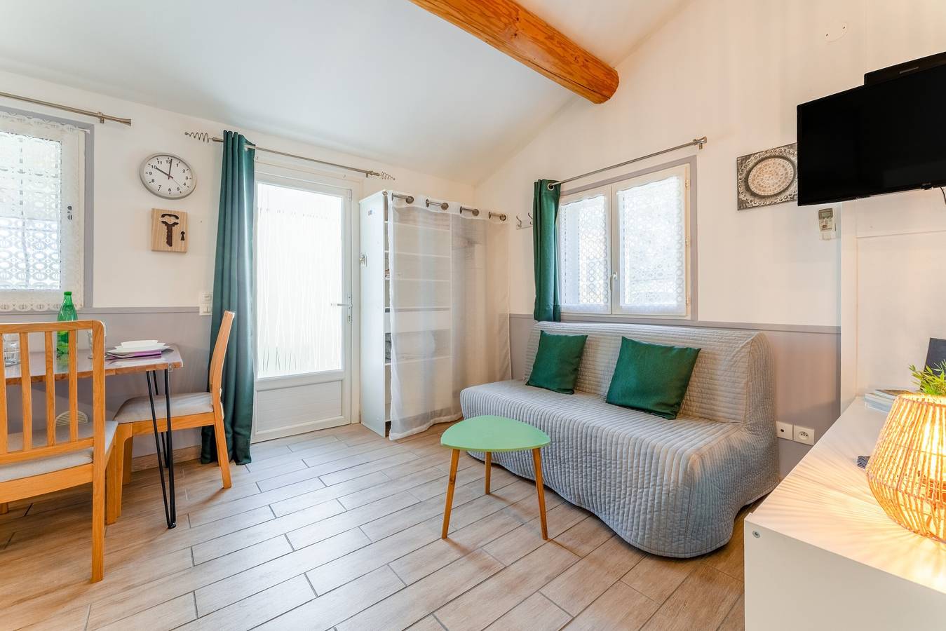 Estudio entero, Estudio 'La Petite Maison' con vistas al Mont Ventoux, Wi-Fi y aire acondicionado in Bédoin, Parque natural regional del Mont Ventoux