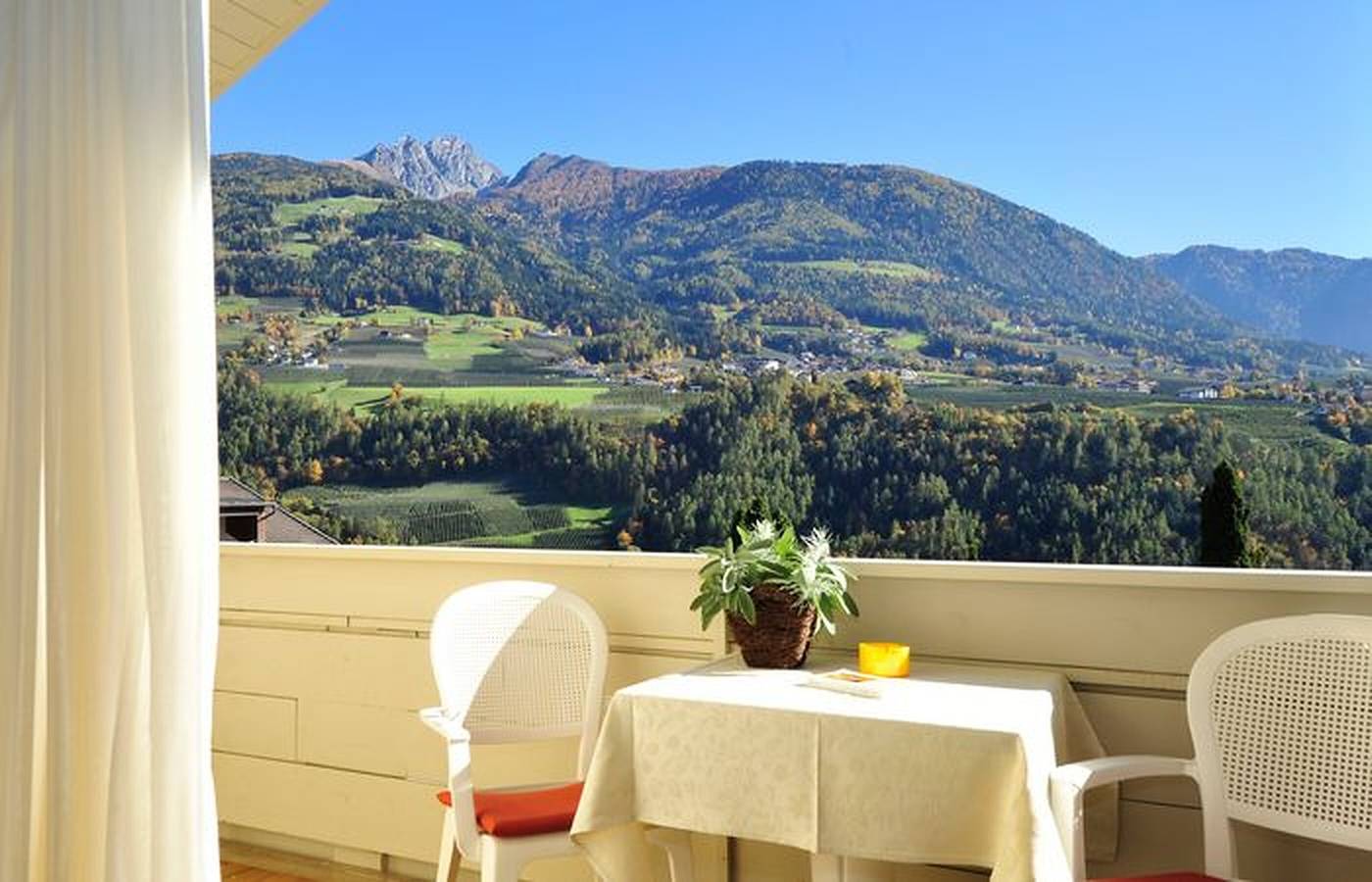 Ganze Wohnung, Ferienwohnung "Mignon 3" mit Bergblick, gemeinsamem beheizten Innenpool und Wlan in Riffian, Passeiertal