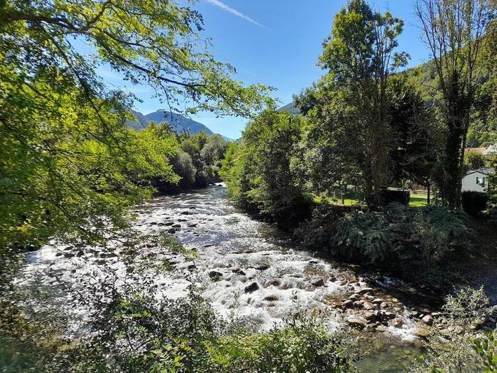 Location de vacances pour 8 personnes, avec Terrasse ainsi que Jardin et Vue à Sarrancolin - 4