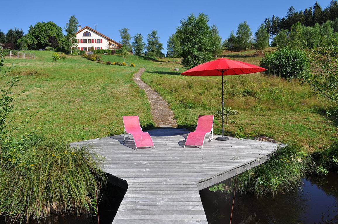 "Appartement Douglasie" avec balcon et étang (Mille Etangs) in Faucogney-et-la-Mer, Parc naturel régional des Ballons des Vosges