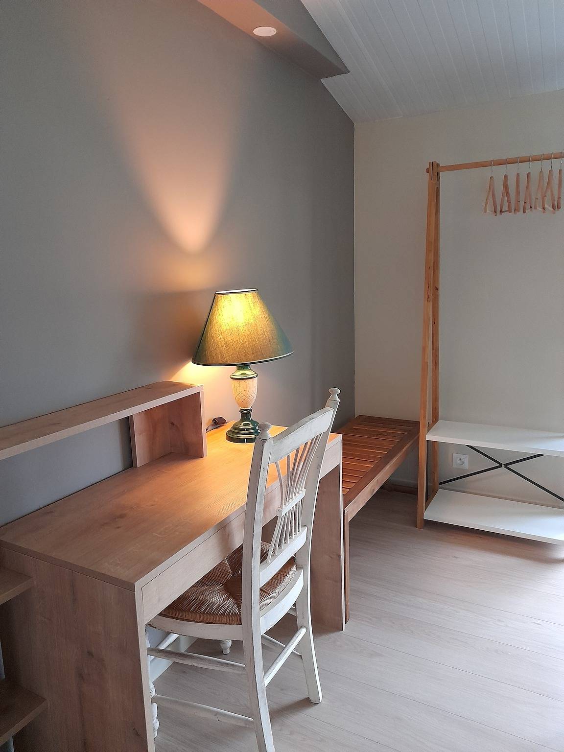 Chambre d’hôtes « La Grande Rivière » avec piscine partagée, Wi-Fi et climatisation in Tillières, Région de Cholet