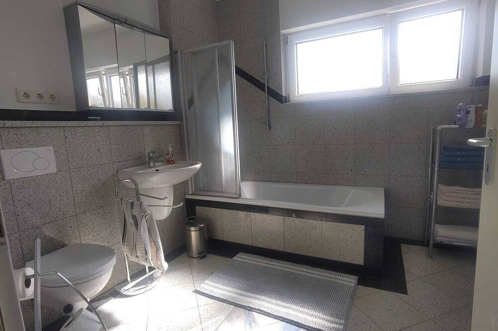 Appartement entier, Vacation apartment with a great view and private roof terrace in Fürth, Franconie