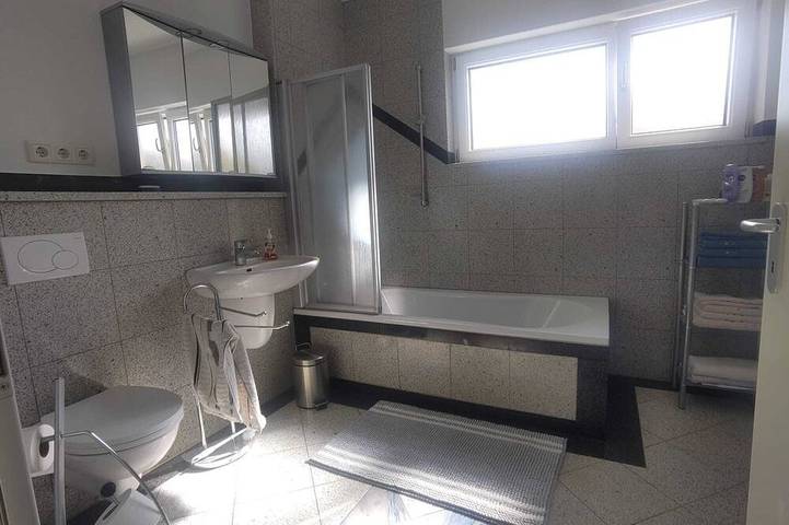 Entire apartment, Vacation apartment with a great view and private roof terrace in Fürth, Franconia