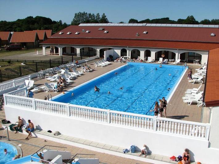 Camping pour 6 personnes, avec Terrasse et Jacuzzi ainsi que Bassin pour enfant et Piscine au Danemark - 2