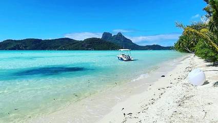 Chambre d’hôte pour 6 personnes, avec jardin et vue ainsi que vue sur le lac et piscine, animaux acceptés dans Bora Bora