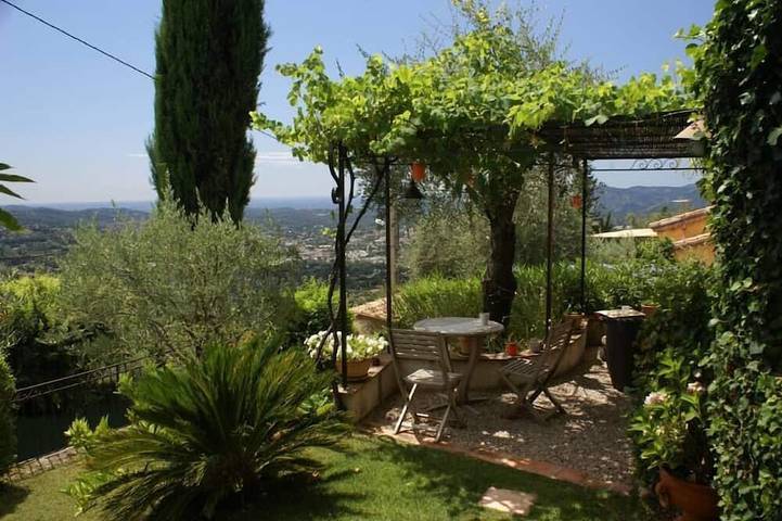 Chalet para 2 personas, con terraza además de jacuzzi y jardín - 1