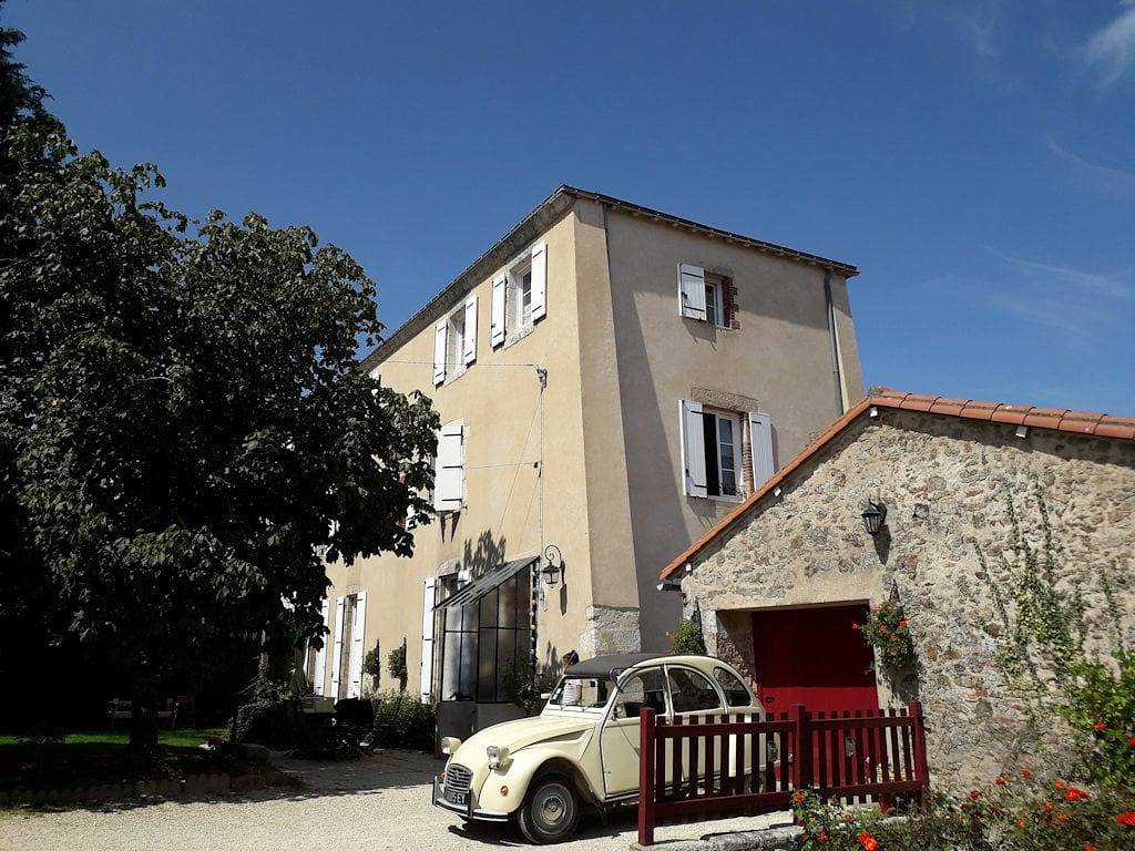 Chambres d'hôtes les Carmes - Chambre Lorette in La Flocellière, Fontenay-le-Comte