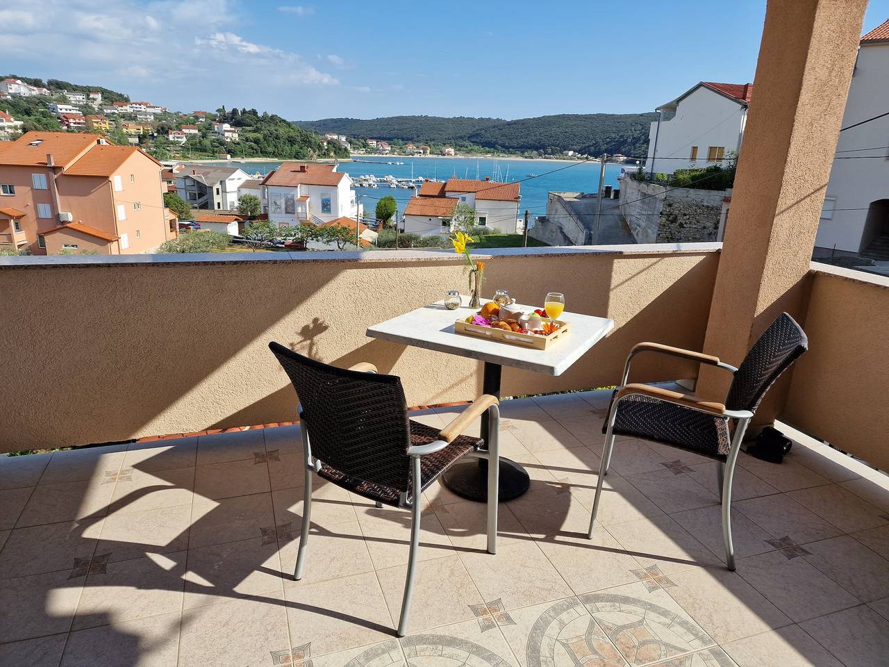 Ganze Wohnung, Studio Appartement mit Terrasse und Meerblick Kampor, Rab As-5037-c in Kampor, Rab