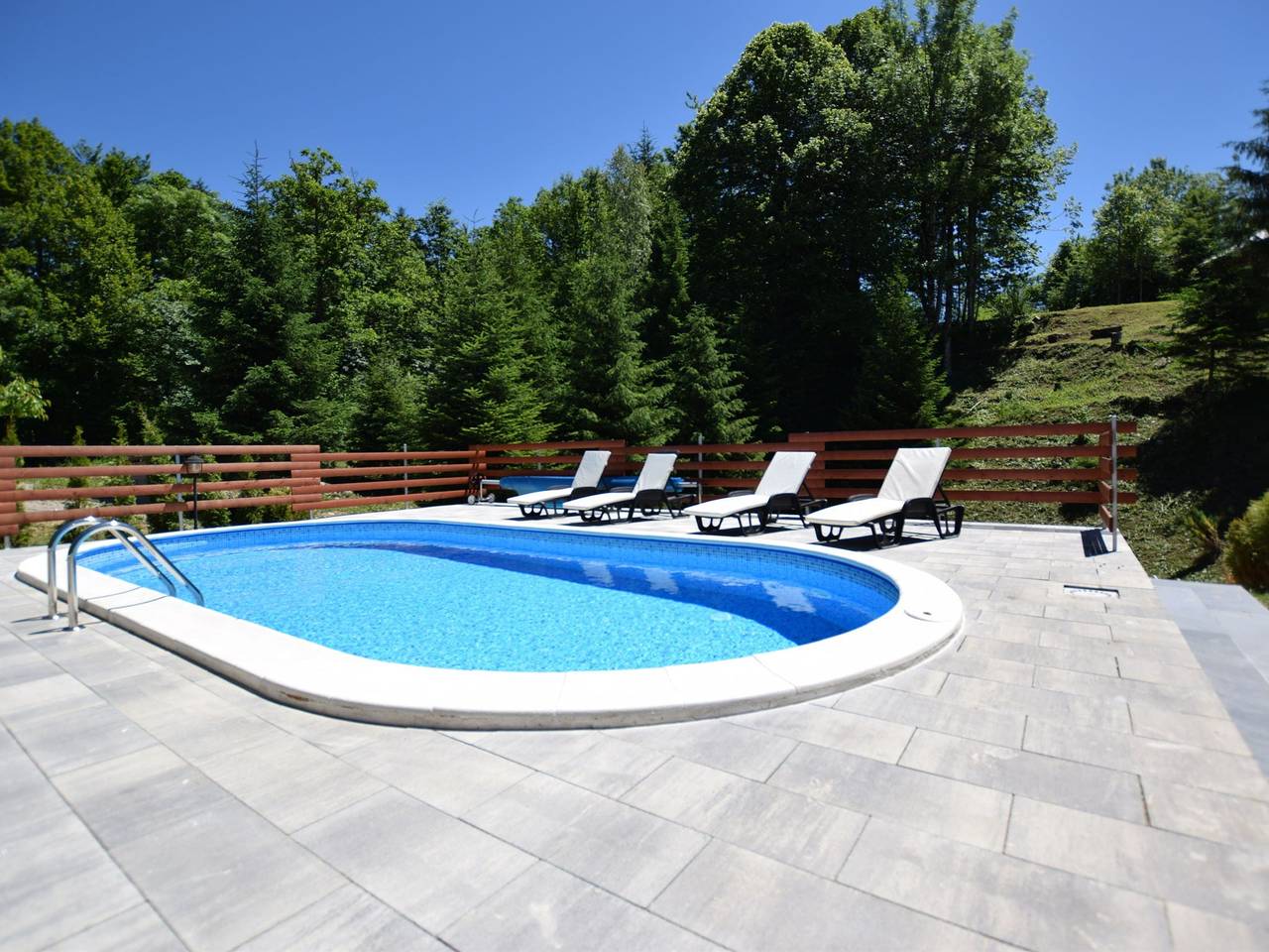 Ferienhaus in Brod Moravice mit Pool in Delnice, Primorje-Gorski Kotar