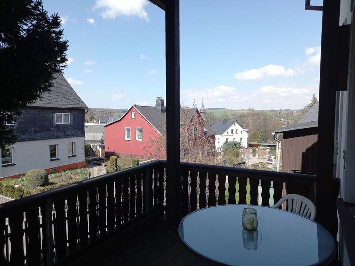 Ferienwohnung für 9 Personen, mit Balkon und Terrasse sowie Garten und Pool in Schneeberg
