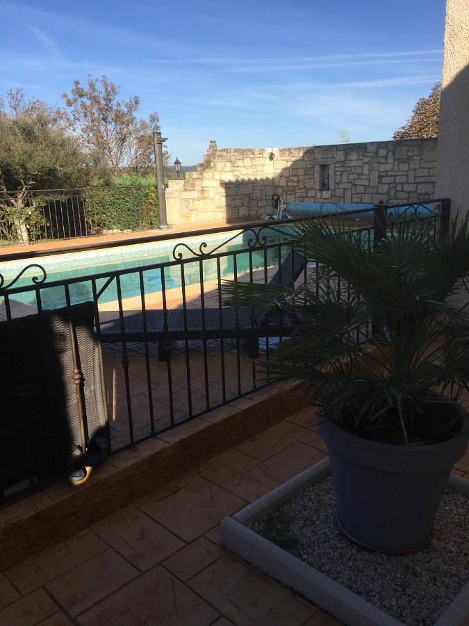 Location de vacances pour 2 personnes, avec jardin et piscine ainsi que vue et vue sur le lac, animaux acceptés à Comps - 3