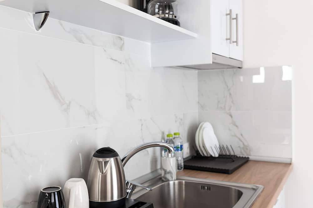 Charming 1-Bedroom Apartment with Hotel Amenities in the Heart of the City! in Thessaloniki und Umgebung