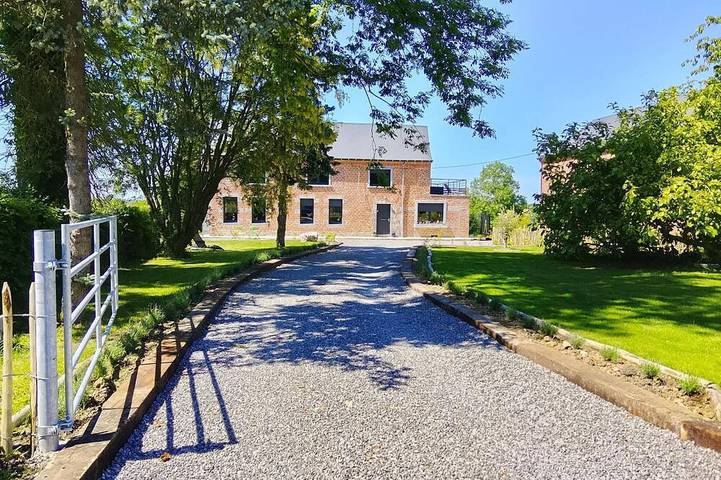 Gîte pour 6 personnes, avec jardin à Taisnières-en-Thiérache
